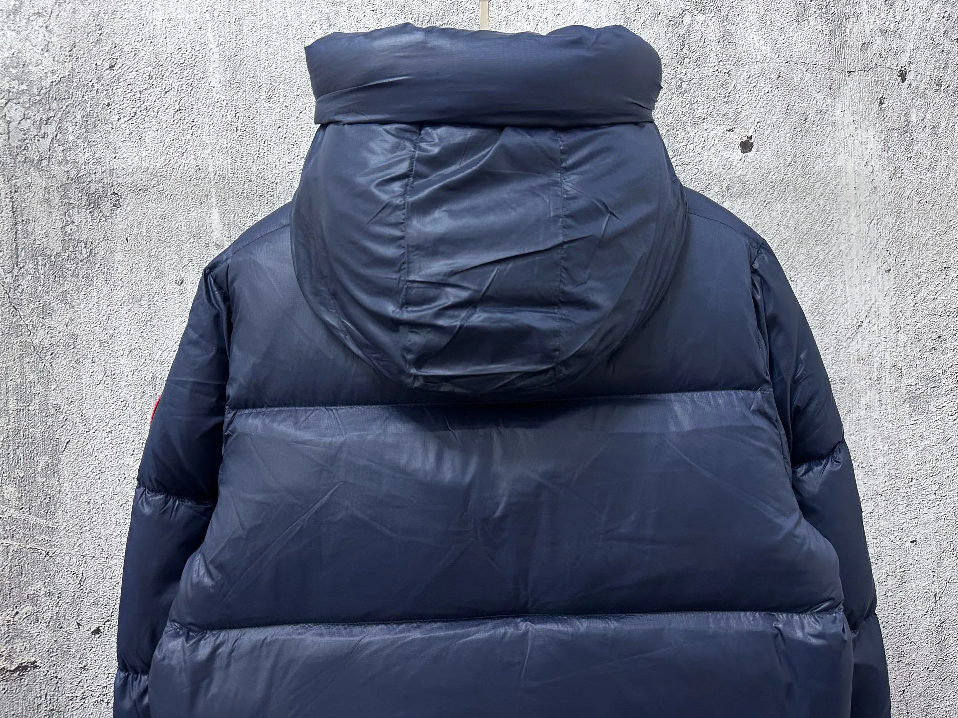 P780 [𝘾𝘼𝙉𝘼𝘿𝘼 𝙂𝙊𝙊𝙎𝙀] Canada Goose's limited new Crofton puff down jacket, top version, ceiling level Crofton soft loaf, 2024 latest style, cold protection effect up to level 4, using recycled Feather-Light tear-resistant fabric, ultra-light, no weight on the upper body at all! The unique black label highlights your temperament‼ ️ Canada Goose, a Canadian brand, has always been recognized as the warmest down jacket. Various Instagram celebrities, Internet celebrities, and celebrities often wear it for street photos. I make Canada Goose every year, but I still can't get rid of my love for it. No matter how cold the days are, there is no need to be afraid, because there is! Filled with 90% white duck down, it is the legendary warmest down jacket and is known as a must-have for Arctic outdoor sports! The most popular down jacket in the world, celebrities are rushing to buy it, it is a must-have!  Size: S~XXL